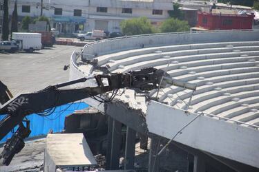 Comenzó demolición del Estadio Tecnológico de Monterrey