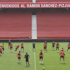 Ocampos se entrena en la previa del Sevilla-Betis