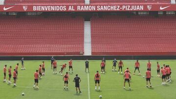Entrenamiento del Sevilla.