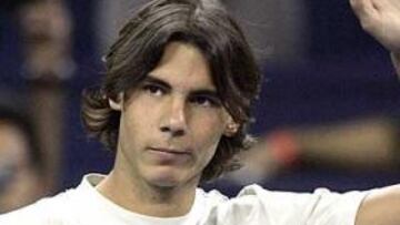 <b> PRUEBAS MEDICAS. </b> Tras su retirada del Masters de Shanghai, Rafa Nadal se está sometiendo a una serie de pruebas para evaluar el alcance de su lesión.