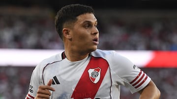 Juan Fernando Quintero of River Plate plays during the match between River Plate and Deportivo Riestra at Estadio Mas Monumental in Buenos Aires, Argentina, on September 28. (Photo by Federico Peretti/NurPhoto via Getty Images)