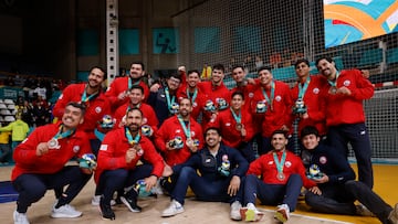“Nosotros ya estamos chatos del bronce, queremos que Chile juegue una final”