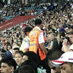Sacan del estadio a aficionados mexicanos por gritos ofensivos en Rusia