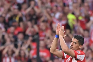 Luis Suárez and the controversy over Atlético Madrid’s Walk of Legends