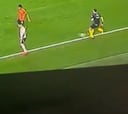 El partido más raro de Paulo Díaz: ¡un árbitro metió a propósito un balón a la cancha!