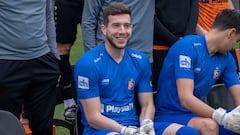 El español Nacho Miras, portero del Deinze de la Segunda División de Bélgica.