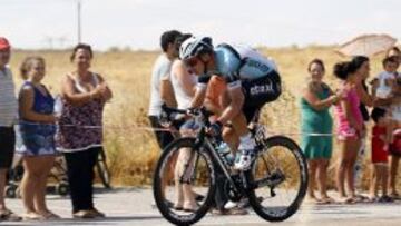 Tony Martin, en plena contrarreloj particular, camino de la meta de C&aacute;ceres. El p&uacute;blico extreme&ntilde;o volvi&oacute; a responder y anim&oacute; en todo momento.