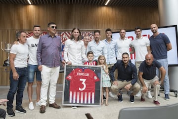 Parte de la plantilla y del cuerpo t¨¦cnico acudieron la despedida de Filipe