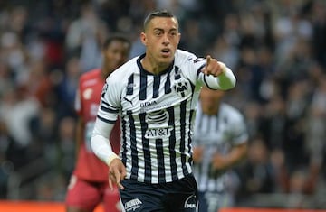 Rogelio Funes Mori celebrando su doblete en el triunfo de Monterrey 5-0 Pachuca de la jornada 1 del Clausura 2019 de la Liga MX.