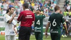 Valdivia tuvo jornada de furia en derrota de Palmeiras en Brasil
