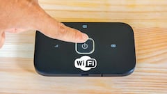 Un experto da la clave de por qué debes apagar el wifi del móvil cuando sales de casa: “Puede interceptar el tráfico de datos”