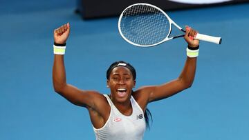 Coco Gauff celebra su victoria ante Naomi Osaka en el Open de Australia 2020.