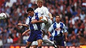 <B>CENTENARIO PERICO</B>. Morales vestirá mañana por centésima vez la camiseta del Espanyol en Primera.