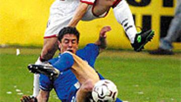 <b>LUCHADO.</b> Rayo y Athletic intercambiaron ocasiones de gol y al final hubo reparto de puntos.