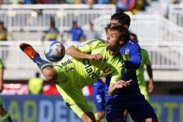 Llegó a la U en 2013 y tras disputar pocos partidos tuvo una grave lesión en la rodilla que acabó prontamente con su aventura azul. / Claudio Cruz (Photosport)