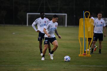 La Selección Colombia entrenó en Atibaia con la mira puesta en el duelo del jueves ante Brasil por Eliminatorias.