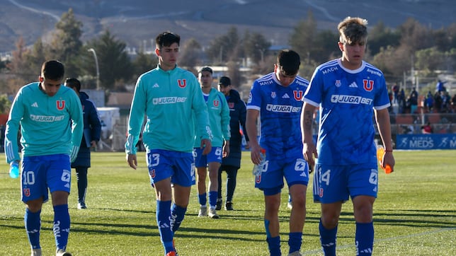 Sin el liderato y bajo acoso archirrival: los detalles de la caída de la U