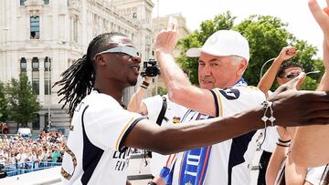 Camavinga y Carlo Ancelotti.