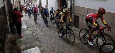El paso por Candelario antes de subir La Covatilla
