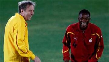 Rajevac destacó a Suárez y Forlán en un equipo sin "debilidades"