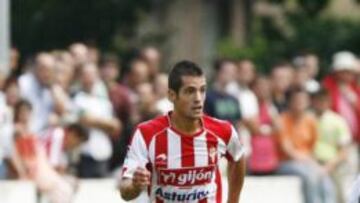 El lateral Pedro Orfila rescinde su contrato con el Sporting