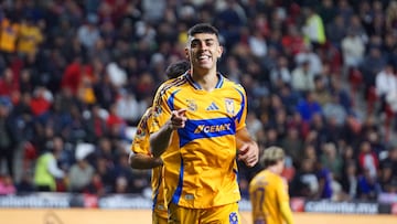 Juan Brunetta celebrates his goal 0-2 of Tigres during the 15th round match between Tijuana and Tigres UANL as part of the Liga BBVA MX, Torneo Apertura 2024 at Caliente Stadium on November 01, 2024 in Tijuana, Baja California, Mexico.