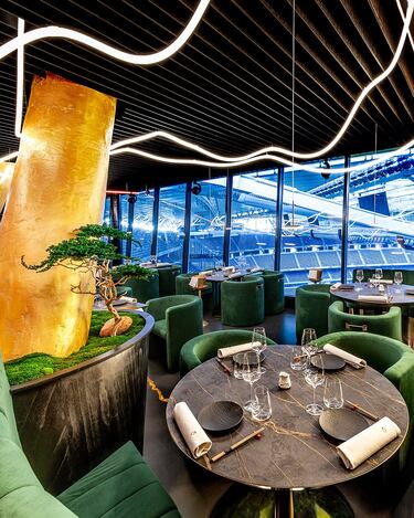 El espacio se convierte en restaurante (KŌ by 99 Sushi Bar) los días que no hay partido.