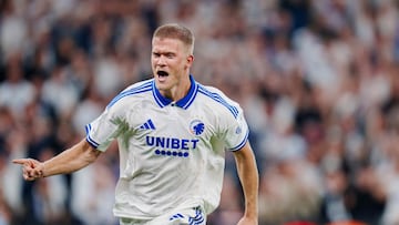 FCK's Danish forward Andreas Cornelius celebrates after scoring a goal during the UEFA Champions League play-off second leg football match between FC Copenhagen and FC Basel 1893 at Parken in Copenhagen on August 27, 2025. (Photo by Liselotte Sabroe / Ritzau Scanpix / AFP) / Denmark OUT