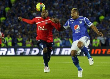 Llegó a Nacional en 2011 después de su paso por Junior. El panameño no recibió tantos minutos y decidió irse a La Equidad donde fue figura. En 2012 llega a Millonarios donde logra ser campeón y uno de los más destacados de esa estrella 14. Muchas veces se ha hablado de un posible regreso al equipo azul. 