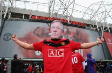 Despedida de los seguidores y jugadores del Manchester United a Sir Alex Fergurson entrenador durante 26 años, antes del encuentro de la Premier League entre el Manchester United y el Swansea City en Old Trafford.