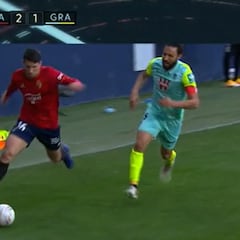 Se van a cargar el fútbol: el lío clamoroso del árbitro y del VAR en el Osasuna-Granada