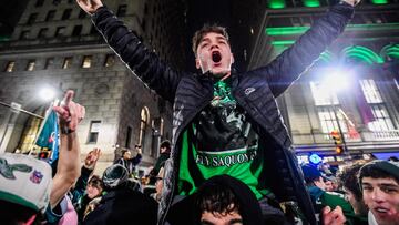 PHILADELPHIA, PENNSYLVANIA - FEBRUARY 09: Philadelphia Eagles fans celebrate the win over the Kansas City Chiefs on Super Bowl LIX against the Kansas City Chiefs on February 9, 2025 in Philadelphia, Pennsylvania. The Eagles are won their first Super Bowl since 2018 and prevented a "three-peat" by Kansas City. Matthew Hatcher/Getty Images/AFP (Photo by Matthew Hatcher / GETTY IMAGES NORTH AMERICA / Getty Images via AFP)
