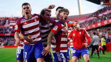 El Granada celebra un gol.