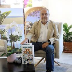 Alfredo Relaño presenta en Estepona sus ‘366 historias de fútbol que deberías conocer’