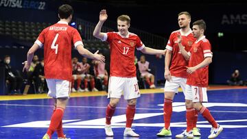 Rusia celebra uno de sus goles ante Eslovaquia.