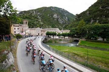 Exhibición de Yates en Osimo para afianzar la maglia rosa