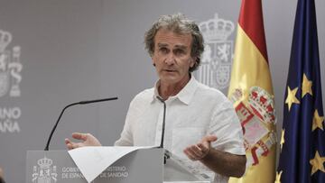 El director del Centro de Coordinación de Alertas y Emergencias Sanitarias (CCAES), Fernando Simón, durante una rueda de prensa para informar de la evolución de la COVID-19, en el Ministerio de Sanidad, en Madrid (España), a 27