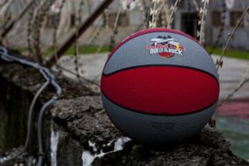 El balón con el que se jugará el Mundial de baloncesto callejero '1on1'.