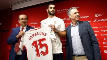 Castro, Gonalons y Caparrós.