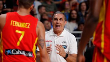 Riga (Latvia), 07/07/2022.- Spain's head coach Sergio Scariolo reacts during the FIBA Basketball World Cup 2023 qualifiers match between Ukraine and Spain at Arena Riga, Latvia, 07 July 2022. (Baloncesto, Letonia, España, Ucrania) EFE/EPA/TOMS KALNINS
