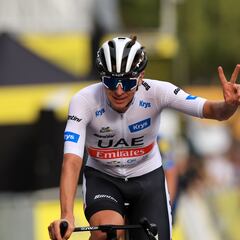 Pogacar avisa para los Mundiales destrozando el récord del Col de la Madone