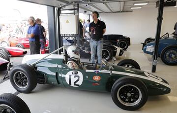 Tercera edici車n de la reuni車n y exhibici車n de autom車viles cl芍sicos en el circuito del Jarama