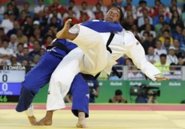 El podio vuelve a recibir a Yuri Alvear, gana medalla de plata