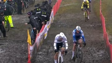 Una caída lastra a Van Aert en otro show de Van der Poel