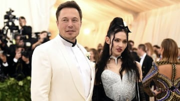 La novia de Elon Musk explica por qué han llamado a su hijo X Æ A-12