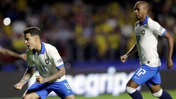 CAF0192. SÃO PAULO (BRASIL), 14/06/2019.- El jugador de Brasil Philippe Coutinho (i) celebra un gol en el partido inaugural entre Brasil y Bolivia del Grupo A en la Copa América de Fútbol 2019, en el Estadio Morumbi de São Paul