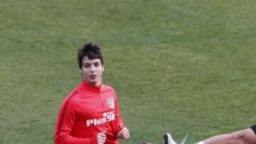 Óliver, en un entrenamiento con el Atlético.