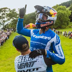 Rónán Dunne, rey indiscutible del descenso en bici más complicado del mundo