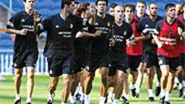 <B>TRABAJO</b>. La sobrecarga de partidos disminuye los entrenamientos.