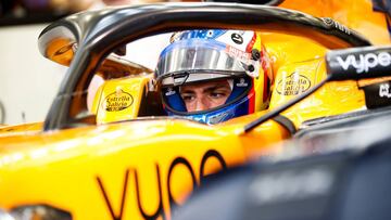 Carlos Sainz en el McLaren durante los test de Bahréin.